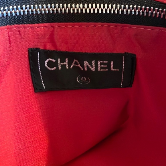 🔥💥🛍HOST PICK🔥💥🛍Chanel tote - Picture 5 of 11